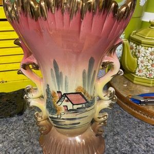 Dee bee co vase